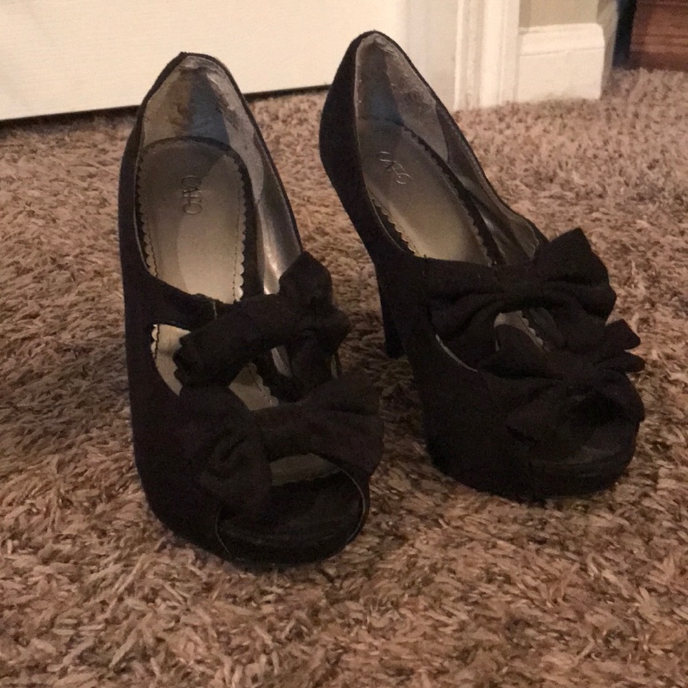 Double bow heels